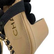 将图像加载到图库查看器中，CHANEL ★Double Chain EncreStrap Heel Sandals Beige/BlackG45094 Leather Size 35H
