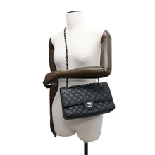 Load image into Gallery viewer, CHANEL Matelasse ChainShoulder Bag BlackA01112 Caviar Leather Size 25
