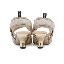 将图像加载到图库查看器中，FENDI Colibri Pumps Pink Canvas Size 34H
