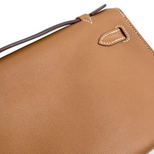 将图像加载到图库查看器中，HERMES PochetteKelly Gold Swift Leather
