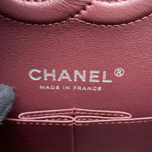 将图像加载到图库查看器中，CHANEL Matelasse W flap WChainShoulder Bag BlackA01112 Caviar Leather Size 25
