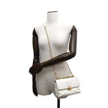 Load image into Gallery viewer, CHANEL Matelasse ChainShoulder Bag WhiteAS3226 Lambskin
