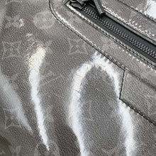 Load image into Gallery viewer, LOUIS VUITTON Pochette Cosmos Isetan Limited NoirM63373 Monogram Eclipse Glaze
