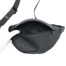 Load image into Gallery viewer, LOUIS VUITTON Discovery・Bumbag NoirM46036 Monogram Shadow Size PM
