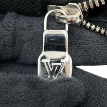 Load image into Gallery viewer, LOUIS VUITTON Discovery・Backpack NoirM30230 Taiga Leather Monogram Eclipse
