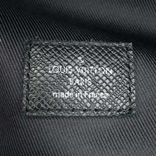 Load image into Gallery viewer, LOUIS VUITTON Discovery・Backpack NoirM30230 Taiga Leather Monogram Eclipse
