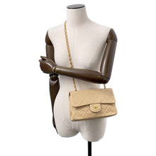 Load image into Gallery viewer, CHANEL Matelasse ChainShoulder Bag BeigeA01113 Lambskin Size 23
