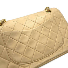 Load image into Gallery viewer, CHANEL Matelasse ChainShoulder Bag BeigeA01113 Lambskin Size 23
