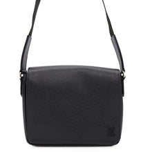 Load image into Gallery viewer, LOUIS VUITTON District NV3 NoirM30850 Taiga Leather Size PM
