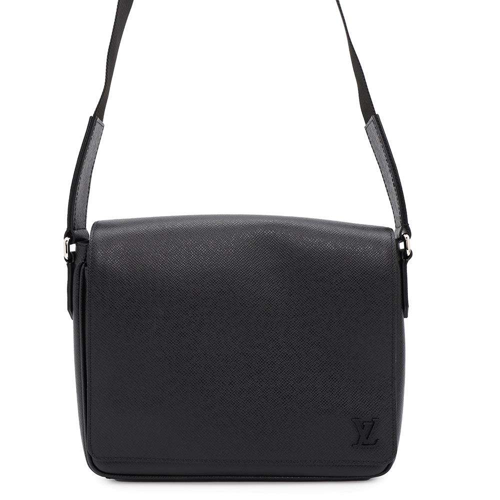 LOUIS VUITTON District NV3 NoirM30850 Taiga Leather Size PM
