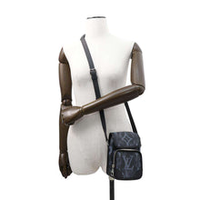 将图像加载到图库查看器中，LOUIS VUITTON Amazon Messenger NoirM45650 Monogram / pastel
