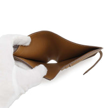 将图像加载到图库查看器中，HERMES BEAN Compact Gold Epsom
