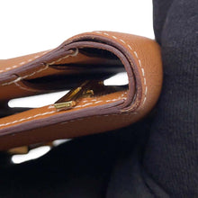 将图像加载到图库查看器中，HERMES BEAN Compact Gold Epsom
