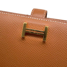 将图像加载到图库查看器中，HERMES BEAN Compact Gold Epsom
