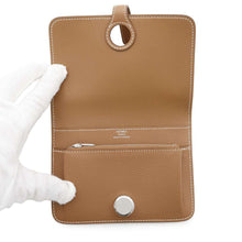 Load image into Gallery viewer, HERMES Dogon compact Gold Evercolor
