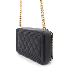 将图像加载到图库查看器中，CHANEL Boy Chanel Zip Phone Case BlackAP2756 Caviar Leather
