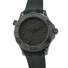 Load image into Gallery viewer, OMEGA Seamaster Diver 300M W43.5mm Ceramic Rubber Black Dial210.92.44.20.01.003
