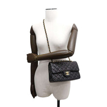 将图像加载到图库查看器中，CHANEL Matelasse double flap BlackA01113 Lambskin Size 23
