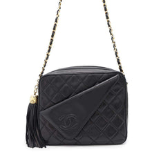 将图像加载到图库查看器中，CHANEL CC Logo Fringe Shoulder Bag Black Lambskin
