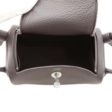 将图像加载到图库查看器中，HERMES Lindy Gris Meyer Taurillon Clemence Size Mini

