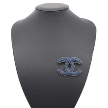 将图像加载到图库查看器中，CHANEL CC Logo BroochABE275 Metal Denim
