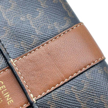 Load image into Gallery viewer, CELINE Triomphe Trifold Wallet Tan10D722BZ9.04LU PVC/Leather
