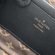 将图像加载到图库查看器中，LOUIS VUITTON Utility/Crossbody NoirM80450 Calf Leather
