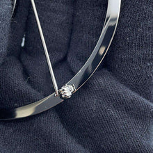 将图像加载到图库查看器中，CHANEL Brooch Crescent Moon Silver Metal Rhinestone
