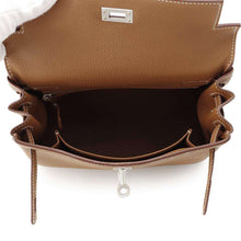 Load image into Gallery viewer, HERMES Kelly Retourne Gold Togo Leather Size 25
