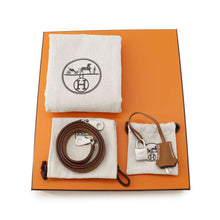Load image into Gallery viewer, HERMES Kelly Retourne Gold Togo Leather Size 25
