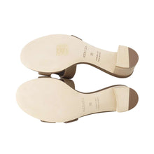 Load image into Gallery viewer, HERMES Oazis Sandals Etoupe Epsom Size 35
