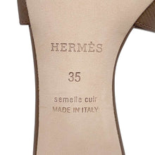Load image into Gallery viewer, HERMES Oazis Sandals Etoupe Epsom Size 35
