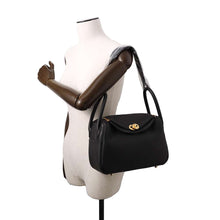 Load image into Gallery viewer, HERMES Lindy Black Taurillon Clemence Size 26
