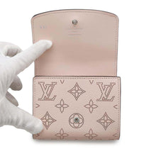 将图像加载到图库查看器中，LOUIS VUITTON Portefeuille Iris Compact Jasmin PinkM82757 Monogram Mahina
