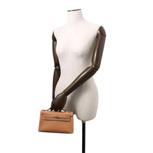 将图像加载到图库查看器中，HERMES PochetteKelly Gold Swift Leather
