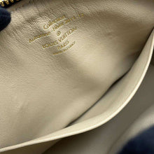 将图像加载到图库查看器中，LOUIS VUITTON Lock It BrownM40599 Shiny Monogram Size BB
