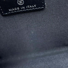 将图像加载到图库查看器中，CHANEL Matelasse Triple Zip Pouch Black Soft Caviar Leather
