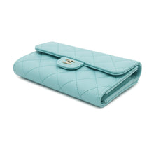 将图像加载到图库查看器中，CHANEL Matelasse Medium Wallet Turquise BlueAP0232 Caviar Leather
