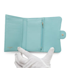 将图像加载到图库查看器中，CHANEL Matelasse Medium Wallet Turquise BlueAP0232 Caviar Leather
