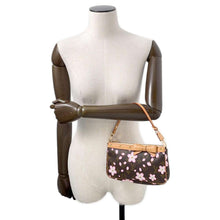 将图像加载到图库查看器中，LOUIS VUITTON Pochette Accessoires Brown/PinkM92006 Monogram Cherry Blossom

