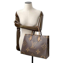 将图像加载到图库查看器中，LOUIS VUITTON Onthego RedM45321 Monogram Monogram Reverse Canvas Monogram Giant Size MM
