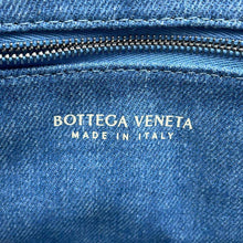 将图像加载到图库查看器中，Bottega Veneta Maxi INTRECCIATO Cassette Shoulder Bag Blue710188 Denim

