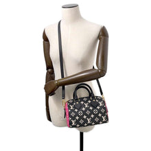 将图像加载到图库查看器中，LOUIS VUITTON Speedy Bandouliere Noir/White/PinkM46088 Monogram Empreinte Leather Size 20
