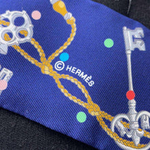 Load image into Gallery viewer, HERMES Twilly LE CLES A POIS Marine/Grease Algeon Silk100%
