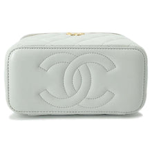 将图像加载到图库查看器中，CHANEL Matelasse Camellia Chain Vanity Bag Light BlueAP3301 Lambskin
