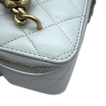 将图像加载到图库查看器中，CHANEL Matelasse Camellia Chain Vanity Bag Light BlueAP3301 Lambskin
