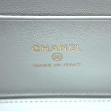 将图像加载到图库查看器中，CHANEL Matelasse Camellia Chain Vanity Bag Light BlueAP3301 Lambskin
