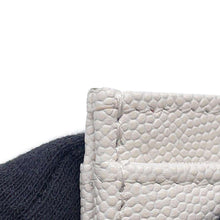 将图像加载到图库查看器中，CHANEL Matelasse Card Case WhiteAP3188 Caviar Leather
