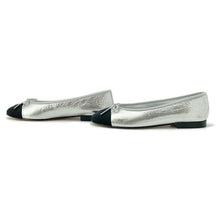 Load image into Gallery viewer, CHANEL Ballet shoes Silver/BlackG02819 Leather Size 38C
