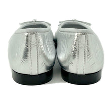 Load image into Gallery viewer, CHANEL Ballet shoes Silver/BlackG02819 Leather Size 38C
